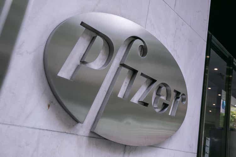 pfizer-seen-reporting-sharply-lower-q2-sales-as-covid-19-vaccine-demand-wanes