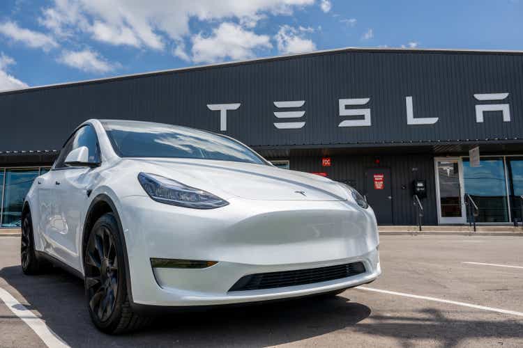 tesla-rolls-out-updated-model-y-in-china;-starting-price-unchanged